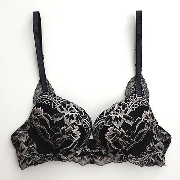 ⭐️2/ $40⭐️ La Senza Beyond Sexy Classic Plunge Push Up Black Lace Bra Size 32B - Picture 8 of 16